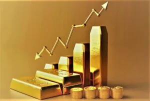 لطالما كان الذهب سلعةً ثمينة لقرون، يُقدّر لجماله وندرته في الآونة الأخيرة، شهد سعر الذهب ارتفاعًا ملحوظًا، مما أثار تساؤلات العديد من المستثمرين والمحللين حول أسباب الارتفاع الأخير في أسعار الذهب . هناك عدة عوامل تُسهم في ارتفاع أسعار الذهب، ولكل منها دورٌ فريد في تشكيل ديناميكيات السوق الحالية.