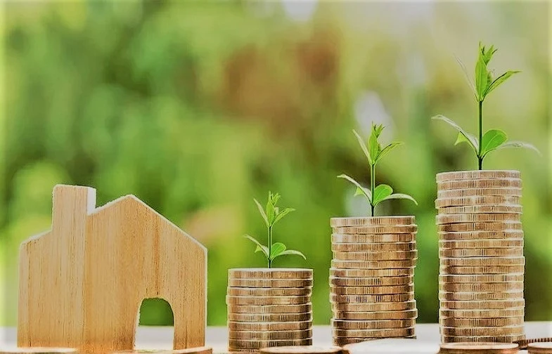 لطالما كان الاستثمار جانبًا أساسيًا من الحضارة الإنسانية، حيث سعى الأفراد والمجتمعات إلى تنمية ثرواتهم وتأمين مستقبلهم. على مر التاريخ، ظهرت فرص استثمارية متنوعة، لكل منها مخاطرها ومكافآتها في هذه المقالة، سنستكشف بعضًا من أفضل الاستثمارات عبر التاريخ التي صمدت أمام اختبار الزمن.